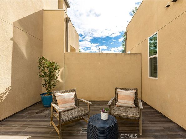 245 Follyhatch, Irvine CA 92618