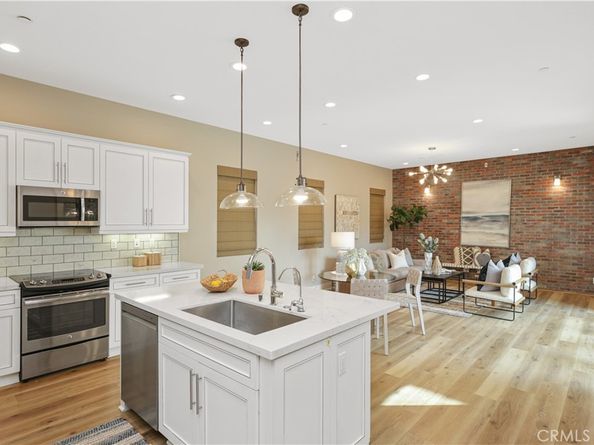 245 Follyhatch, Irvine CA 92618