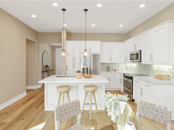 245 Follyhatch, Irvine CA 92618