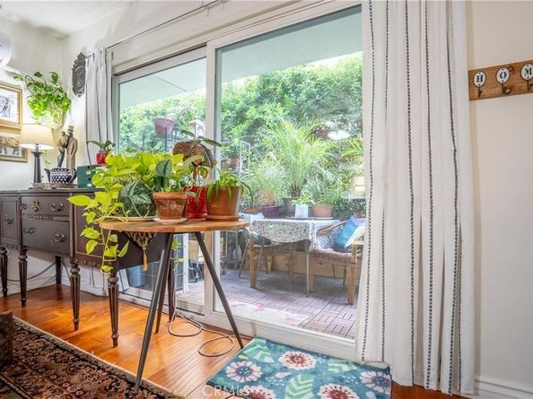 446 S St Andrews, Los Angeles CA 90020