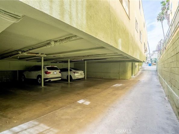 446 S St Andrews, Los Angeles CA 90020