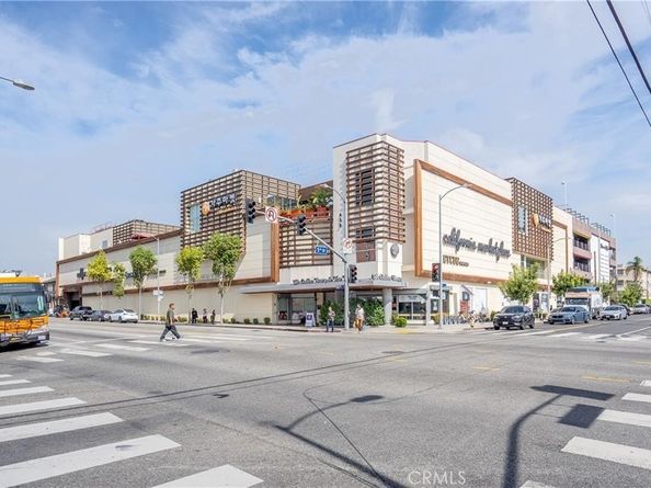 446 S St Andrews, Los Angeles CA 90020