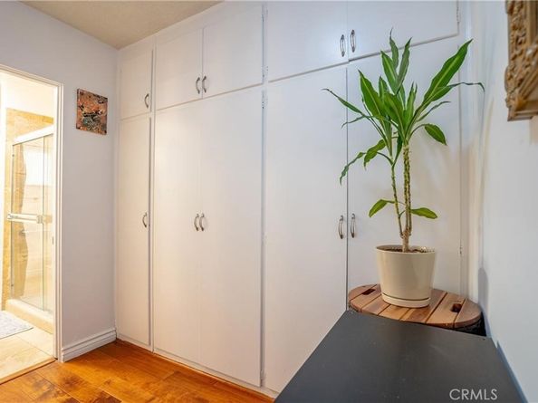 446 S St Andrews, Los Angeles CA 90020