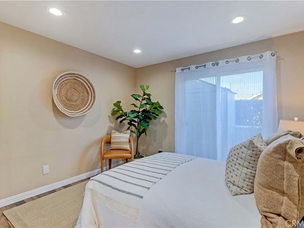 3605 E Anaheim Street 102, Long Beach CA 90804