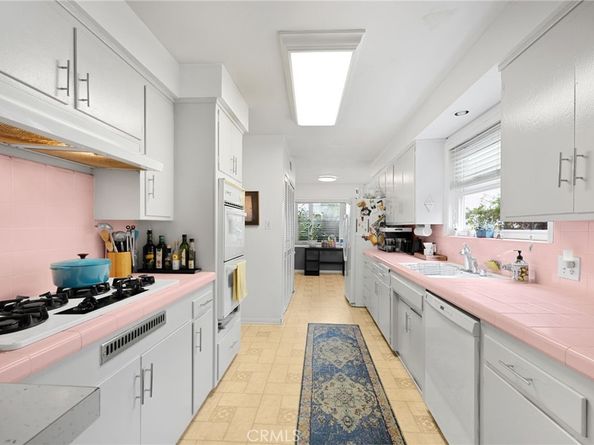 5020 Alcove Avenue, Valley Village CA 91607