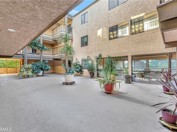 605 Redondo 308, Long Beach CA 90814