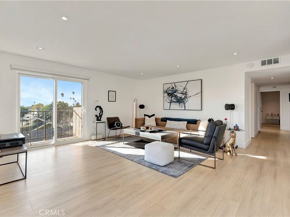 605 Redondo 308, Long Beach CA 90814