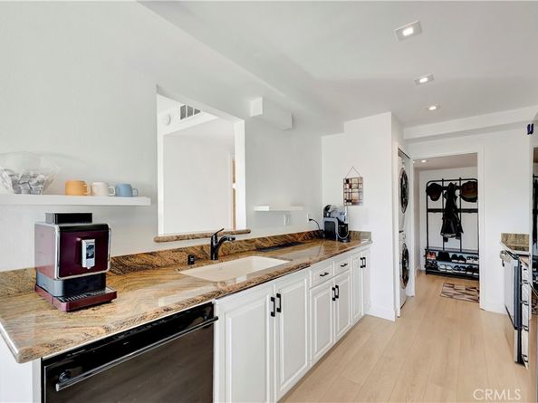 605 Redondo 308, Long Beach CA 90814