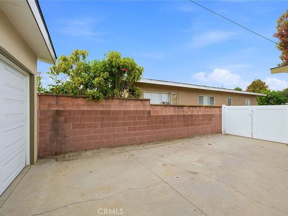 2870 Albury, Long Beach CA 90815