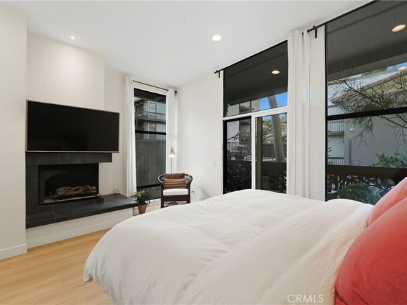 6209 Marina Pacifica N, Long Beach CA 90803