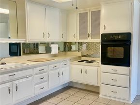 13741 Annadale Dr., M1-18K, Seal Beach CA 90740