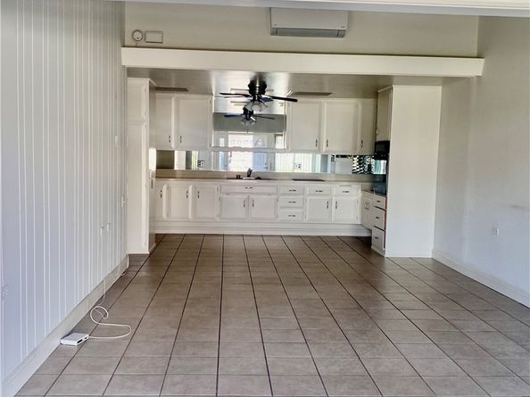 13741 Annadale Dr., M1-18K, Seal Beach CA 90740