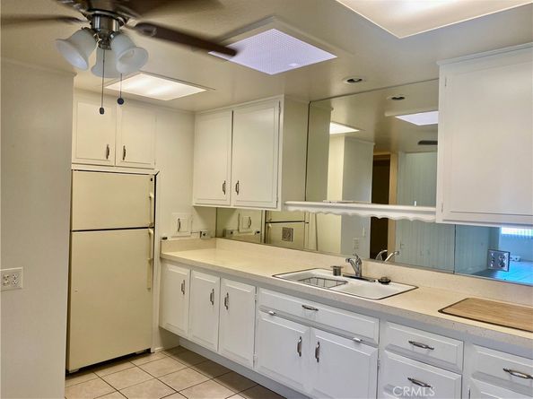 13741 Annadale Dr., M1-18K, Seal Beach CA 90740