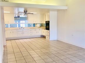 13741 Annadale Dr., M1-18K, Seal Beach CA 90740