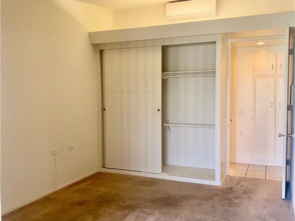 13741 Annadale Dr., M1-18K, Seal Beach CA 90740