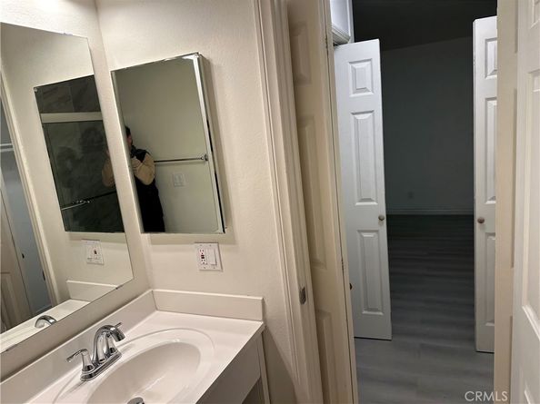 276 Streamwood, Irvine CA 92620