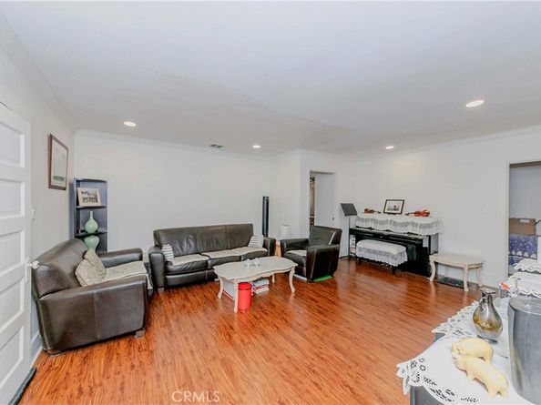 4738 New York Avenue, La Crescenta CA 91214