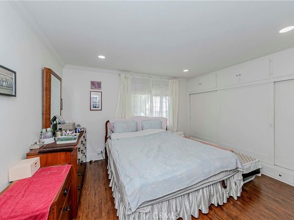 4738 New York Avenue, La Crescenta CA 91214