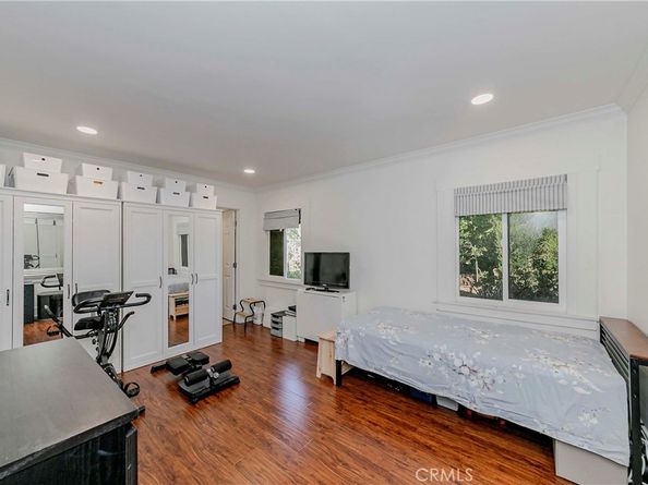 4738 New York Avenue, La Crescenta CA 91214