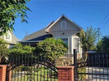 207 E 25th Street