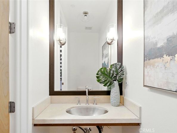 395 East 4th Street 39, Long Beach CA 90802