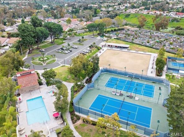 23452 Villena, Mission Viejo CA 92692