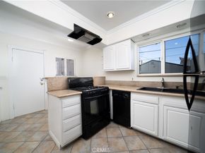 1633 E Erie Street, Long Beach CA 90802