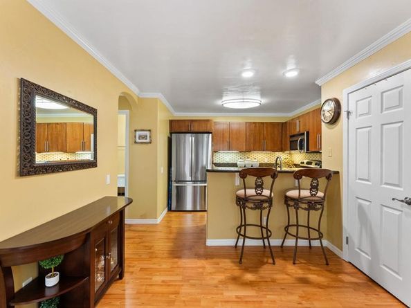 5404 Balboa Arms Drive 352, San Diego CA 92117
