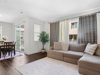 1270 Paseo Seabreeze