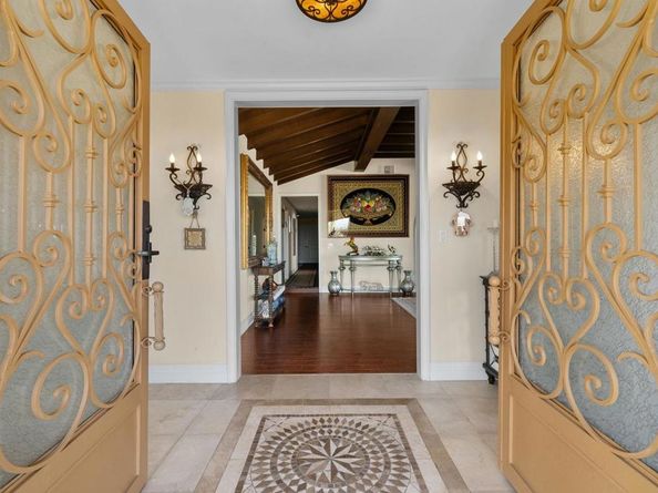 10310 Fuerte Drive, La Mesa CA 91941