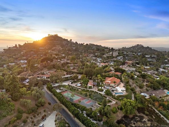 10310 Fuerte Drive, La Mesa CA 91941