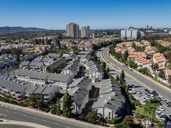 4094 Mahaila Ave B, San Diego CA 92122