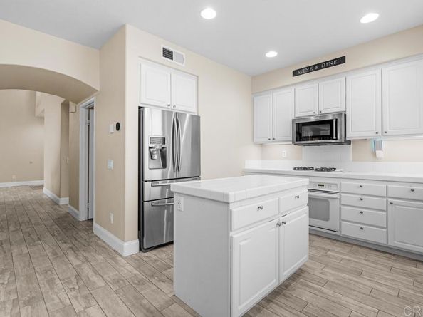 2217 Orange Grove Place, Escondido CA 92027