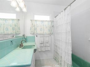 1825 E 3rd Street 4, Long Beach CA 90802