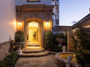 16111 Santa Barbara Lane, Huntington Beach CA 92649