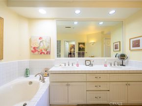 2243 Martin 211, Irvine CA 92612