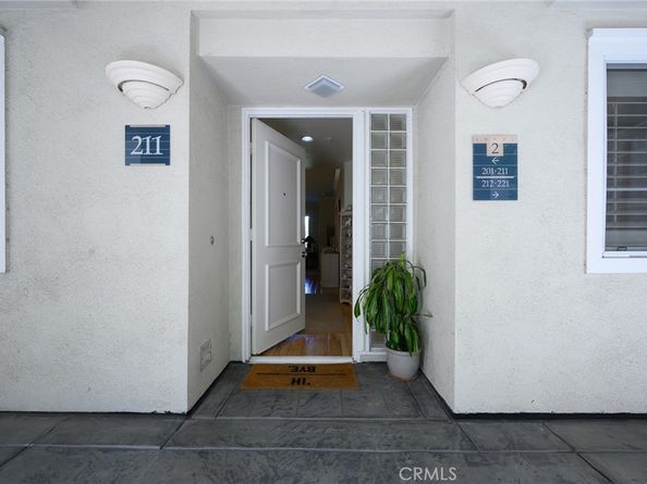 2243 Martin 211, Irvine CA 92612