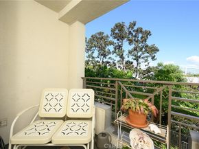 2243 Martin 211, Irvine CA 92612