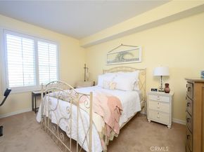 2243 Martin 211, Irvine CA 92612