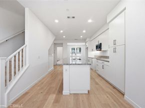 111 Evergreen Lane, Claremont CA 91711