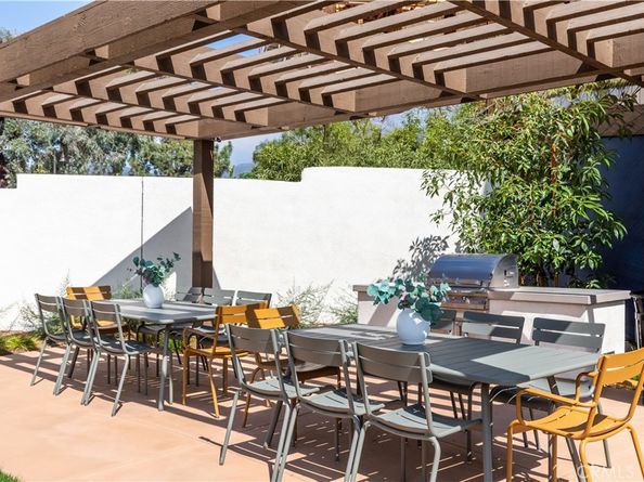 111 Evergreen Lane, Claremont CA 91711