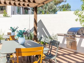111 Evergreen Lane, Claremont CA 91711
