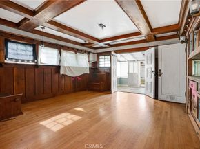 1527 S Wilton, Los Angeles CA 90019