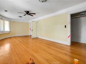 1527 S Wilton, Los Angeles CA 90019