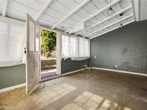 1527 S Wilton, Los Angeles CA 90019