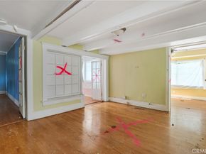 1527 S Wilton, Los Angeles CA 90019