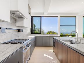 4 Geneve, Newport Beach CA 92660