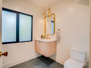 11911 Hartsook, Valley Village CA 91607