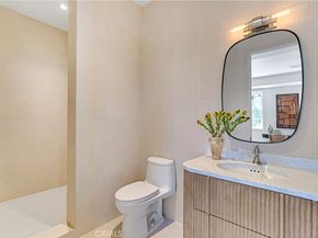 6 Pinehurst Ln, Newport Beach CA 92660