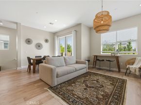 199 Follyhatch, Irvine CA 92618